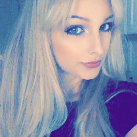 Meet your Posher, Emmy - Picture 1 of 1